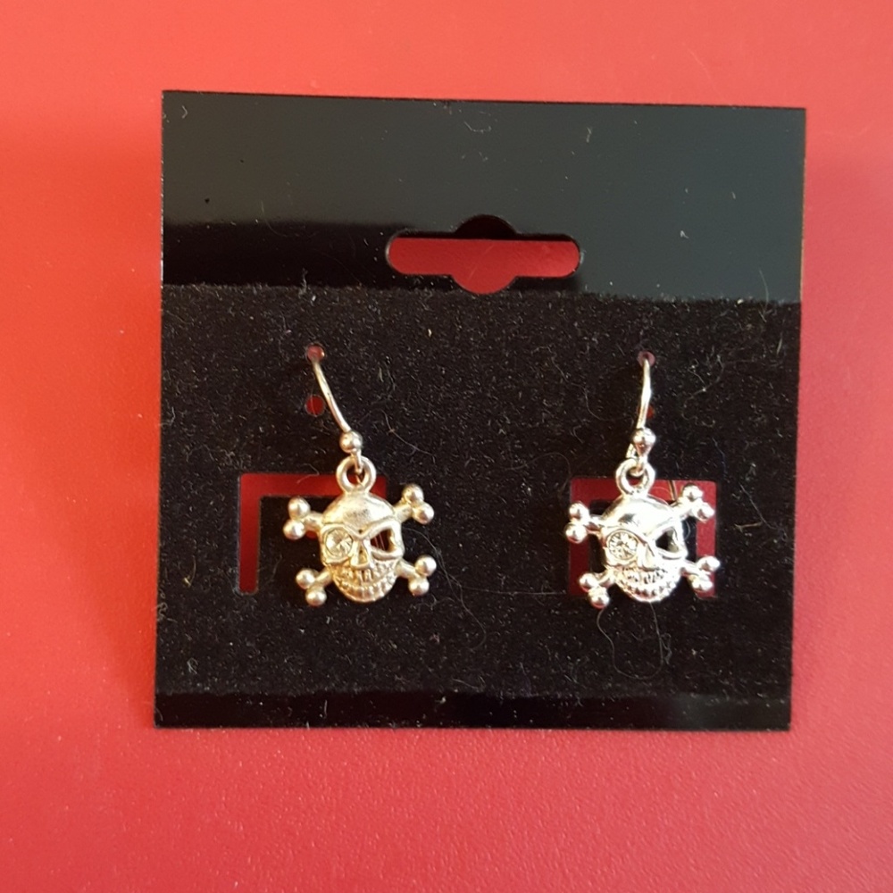 Sterling silver skull earrings